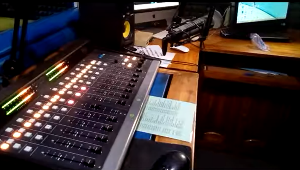 Faire rayonner le message de MISSION BIG à travers les ondes, le web et les réseaux sociaux. 